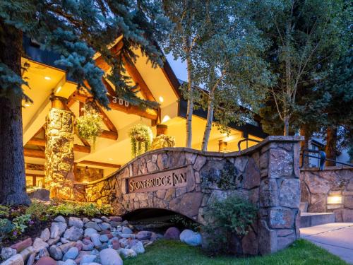 Snowmass Village Hotel | Stonebridge Inn