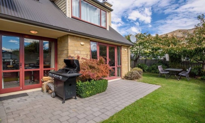 Wanaka House | Stonebrook Haven - Centrally Located