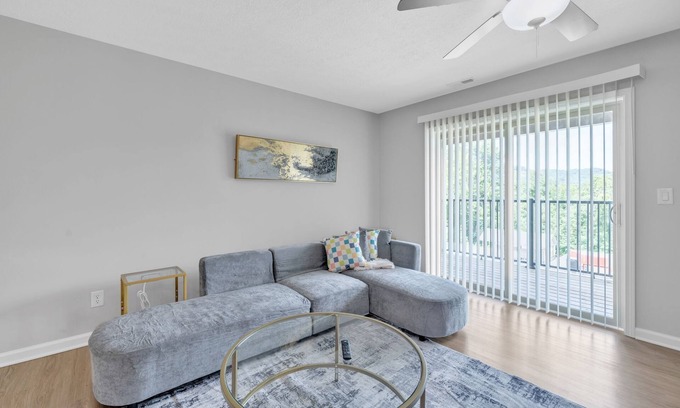 New Albany Apartment | Stonecrest 623, 2Bd Apt I Free Parking I Pool