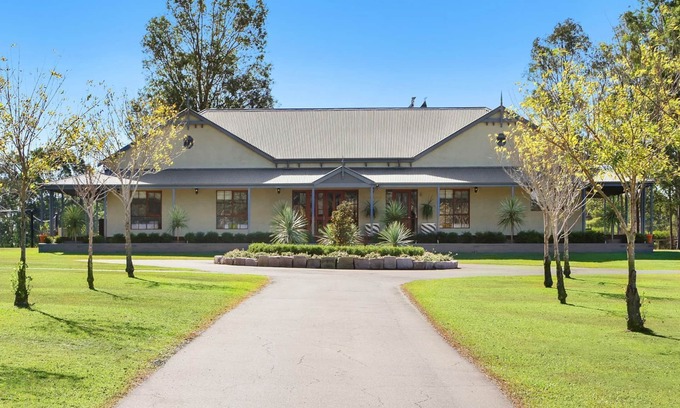 Nulkaba House | Stonegate Estate - Elegant Homestead