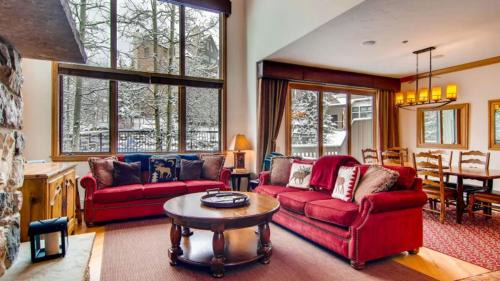 Highlands Townhomes Apartment | Stonegate Townhome 03 by East West Hospitality