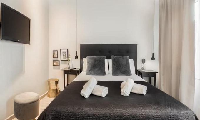 St. Ann's Apartment | Stonegate Village