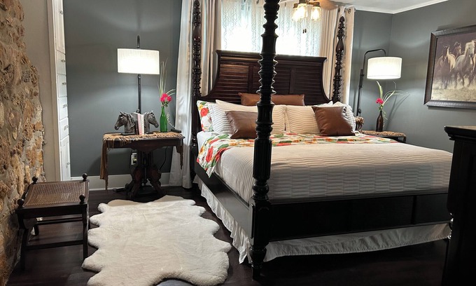 Lake Forest Estates House | Stonehaven Ranch LLC, Memories set in stone