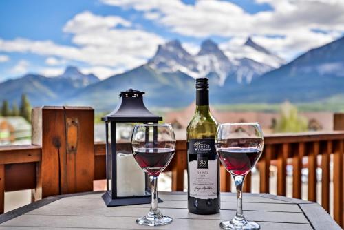 Canmore Apartment | Stoneridge Mountain Resort Condo managed by Little Sister Getaways