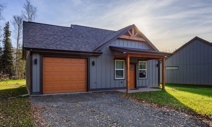 Wasilla Cottage | Stoneridge Place Cottage #4 - Vacation or Executive Retreat 1Br 1Ba Garage!