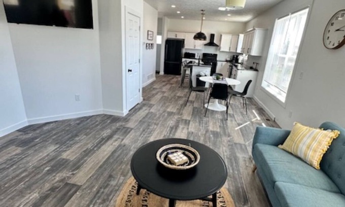 Smyrna House | Stones Throw