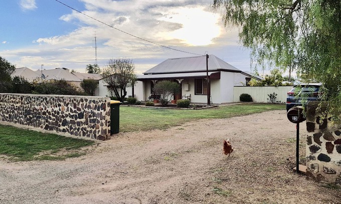 Cross Roads Cottage | Stonewall Cottage 23 Kadina Road Cross Roads (Moonta)