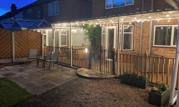 Stonnall House | Stoney Court Huge 9 Bedroom Property Near NEC, City Centre