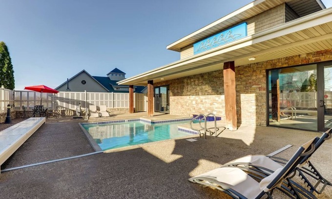 Moline Hotel | Stoney Creek, Expanded King Bunk Bed, Room for the Crew! | 2 Units