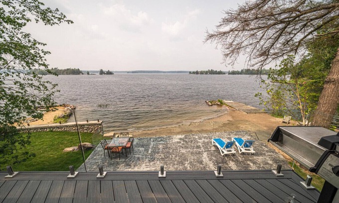 Crowes Landing House | Stoney Lake Beach House