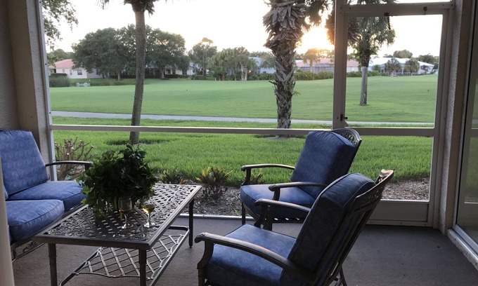 Downtown Condo | Stoneybrook Golf Course Condo - 18th Fairway View