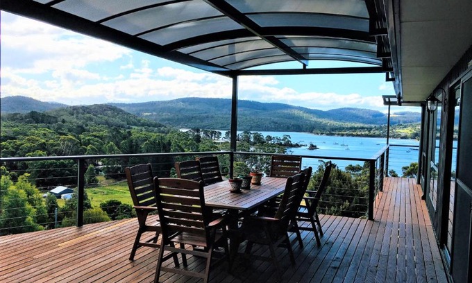 White Beach Bed & Breakfast | Storm Bay B&B