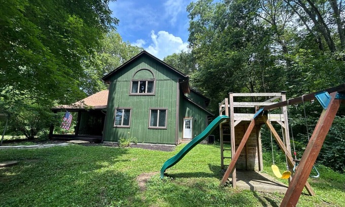 Gnaw Bone House | Story Time Retreat in Brown County