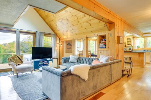 Stratton House | Storybook Stratton House 3 Mi to Mount Snow!