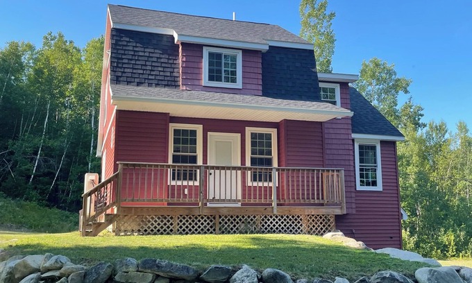 Gorham Cottage | Storyland Santa’s Village Foliage Peaceful Rustic Family Cottage Dogs Welcome