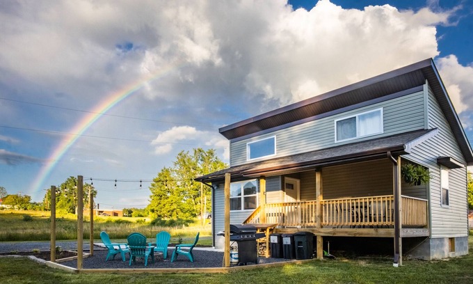 Fayetteville Cabin | Stout Grove - New House minutes from the New River Gorge National Park
