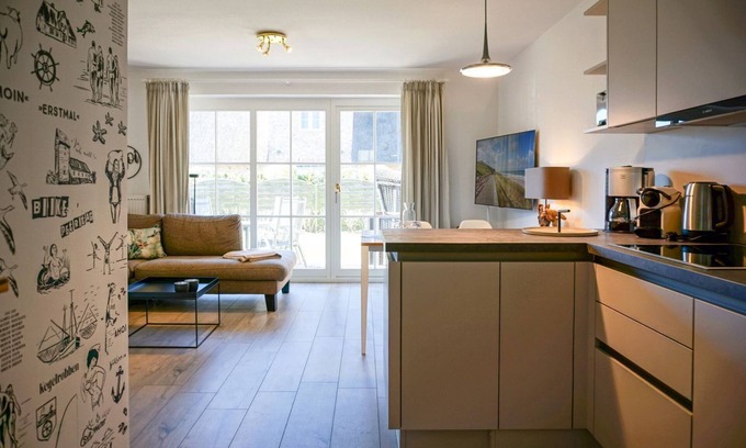 Sylt Apartment | Strand 20 App. 2 - Zentral Gelegene Ferienwohnung, nur 200 Meter vom Wenningstedter Hauptstrand