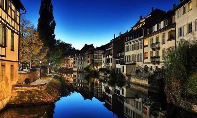 Historic Center Apartment | Strasbourg Cathédrale Carré d'or Superb 2 P great comfort Wi-Fi and Canal+