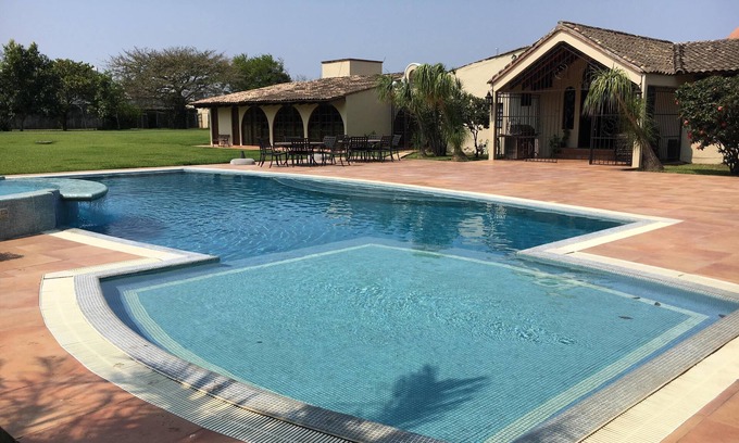 Medellin Villa | Strategically located in central Veracruz, close to everything. Here you rest.