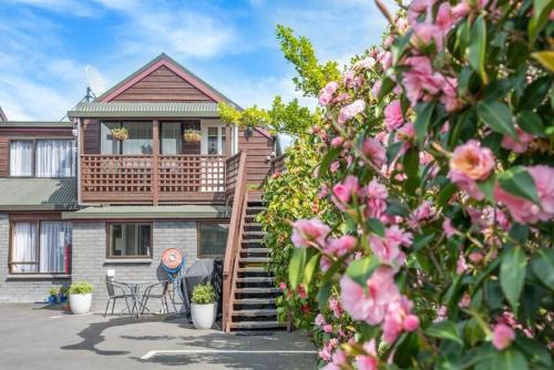 Merivale Hotel | Strathern Motor Lodge