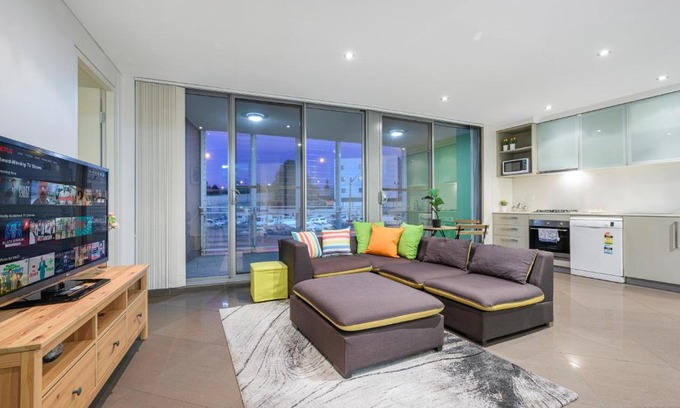 Strathfield Apartment | Strathfield sweet 2Br near Train StationShopping