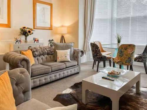 South Cliff Apartment | Strathmore apt Scarborough, pool, gym, parking