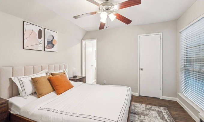 South Arlington Apartment | Stratton 2520C I Spacious 2 Bed 1.5 Bath