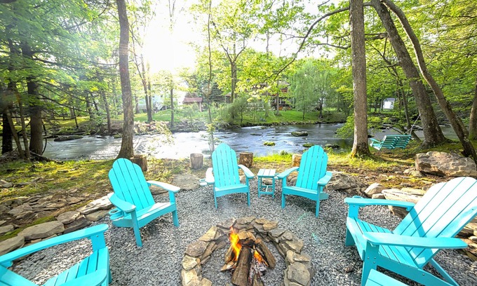 Bushkill House | Streamside Family Lodge w/fireplace, game room, sauna, multiple pools & skiing