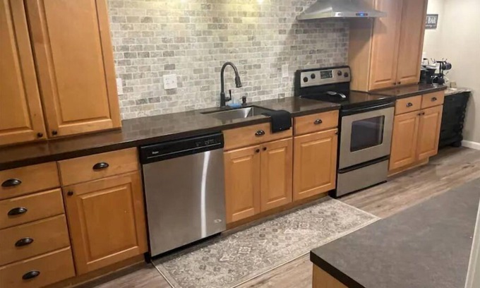 Statesville Apartment | Streamview Retreat near I-77/40