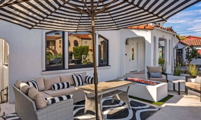 Belmont Shore House | Stroll To The Ocean and 2nd Street in Belmont Shores