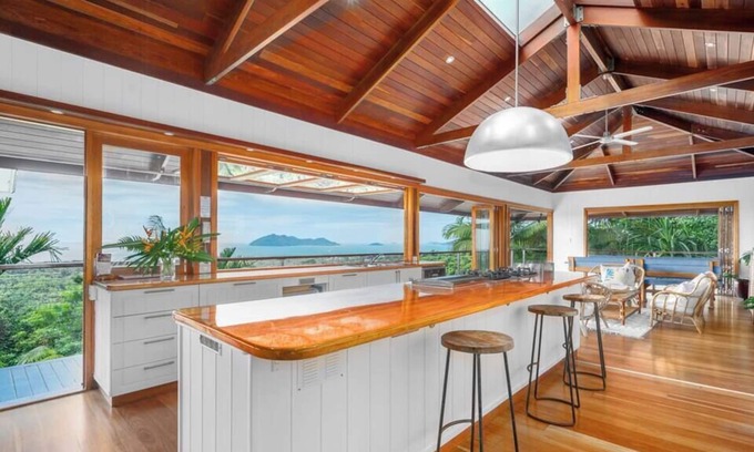 Mission Beach House | Stu's Lookout! Summar
