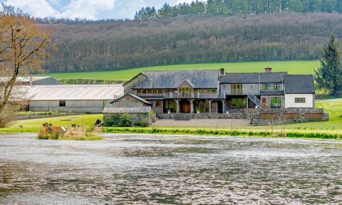 Tirabad House | Stud Farm House