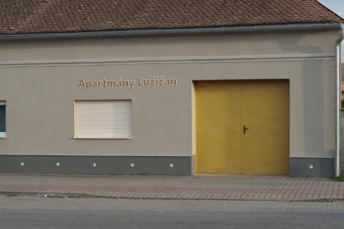Luzice Apartment | Studia Lužičan