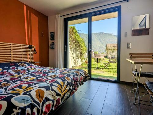 Chaparon Apartment | Studio à la campagne au bout du lac d'Annecy