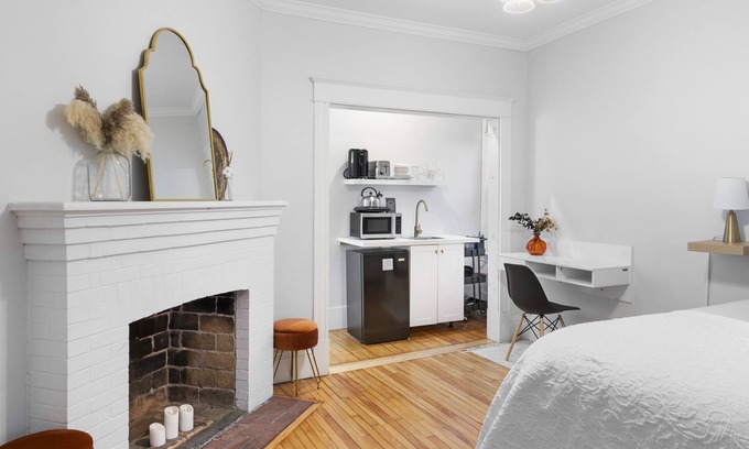 Moncton Apartment | Studio 1 ~ Lovely Apartment, Downtown!