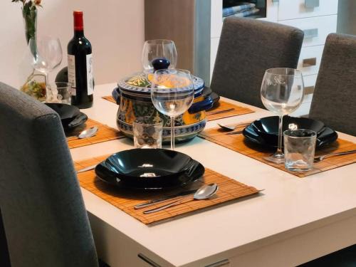 Haro Apartment | Studio 14 + garaje incluido. Nuevo, elegante, acogedor.