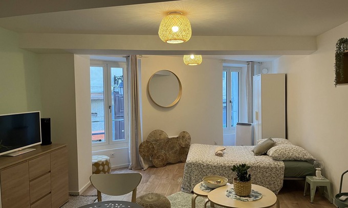 Hyeres City Centre Apartment | STUDIO 30m2 - Heart of Hyères - Pedestrian street