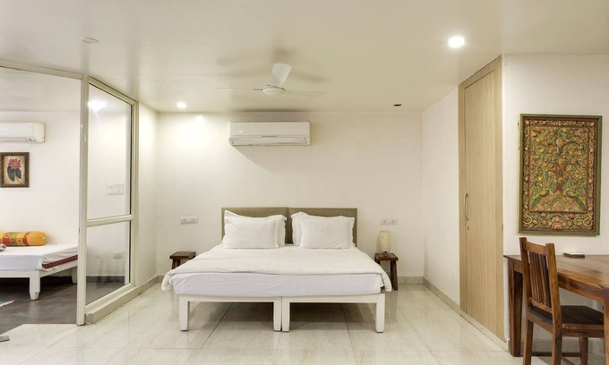 Hauz Khas Apartment | Studio 37 with a beautiful glass-room