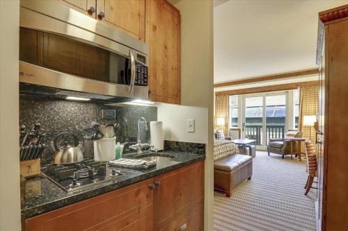Stowe Area House | Studio 373 at The Lodge at Spruce Peak