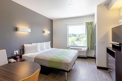 Montopolis Hotel | Studio 6 Austin Airport