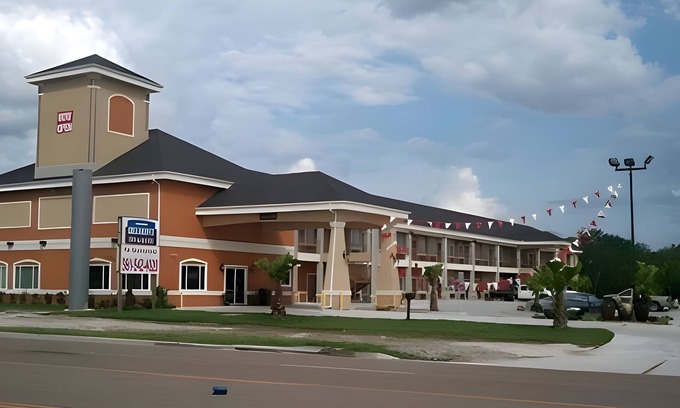 Beeville Hotel | Studio 6 Beeville, TX
