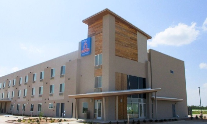 Colorado City Hotel | Studio 6 Colorado City, TX