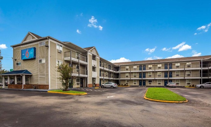 Southside Hotel | Studio 6-Jacksonville, FL - South