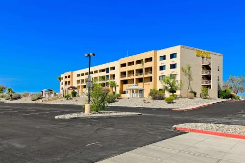Lake Havasu City Hotel | Studio 6 Suites Lake Havasu City AZ