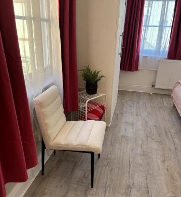 Saint Paul's Apartment | Studio 7