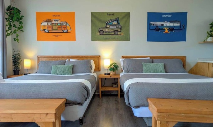 Ste Anne de Beaupre Apartment | Studio 8 | 2 Min Waterfront | BBQ & Fireplace