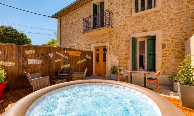 Aspiran Apartment | Studio "A La Bonne Franck'ette" with Private Terrace, Wi-Fi and Air Conditioning
