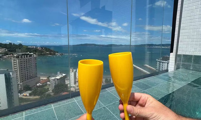 Centro Apartment | Studio A - VIP with kitchen, sea view, 1 minute walk to the beach in Itapema