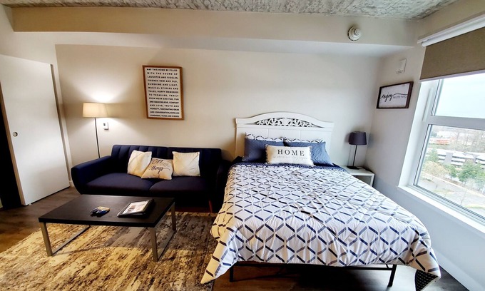 Southcenter Apartment | Studio, Airport, Shopping, Transportations, HealthCare/Remote Workers, &LongTerm