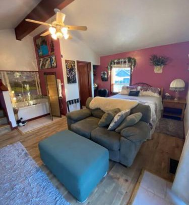 Seward Apartment | Studio-Alaska's Point of View-Private-intown